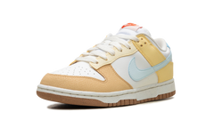 DUNK LOW WMNS"Soft Yellow" FZ4347 100
