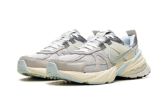 V2K Run WMNS"METALLIC PLATINUM" FZ3596 072