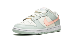 DUNK LOW WMNS"Barely Green" DD1503 104