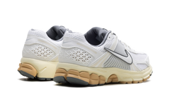 Zoom Vomero 5 WMNS"Summit White Pure Platinum" FJ2028 101