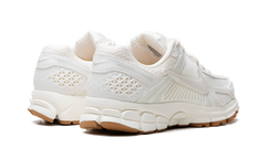 WMNS Zoom Vomero 5"SAIL GUM" HM5886 133